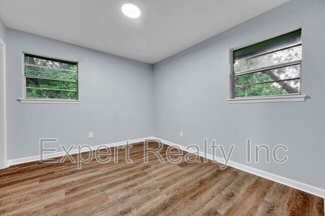 Building Photo - 1256 15th St SW