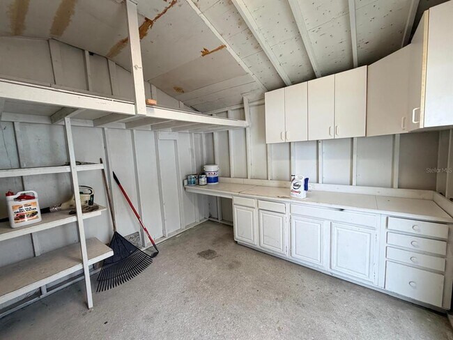 Building Photo - 2510 Sandalwood Dr