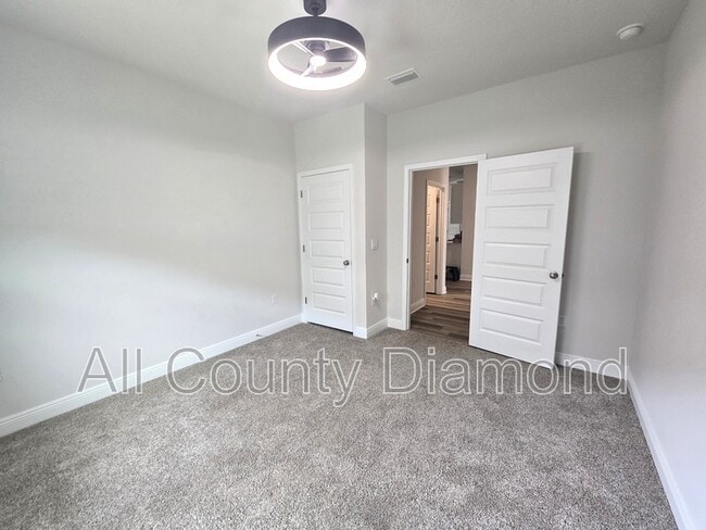 Building Photo - 4861 Sweetspire Dr