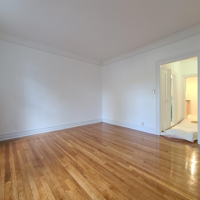 Building Photo - 321 79th St