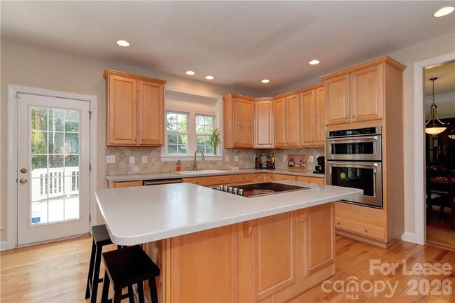 Building Photo - 10306 Gunnison Ln