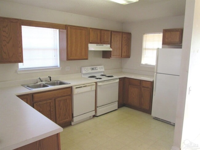 Building Photo - 4064 Glenway Dr