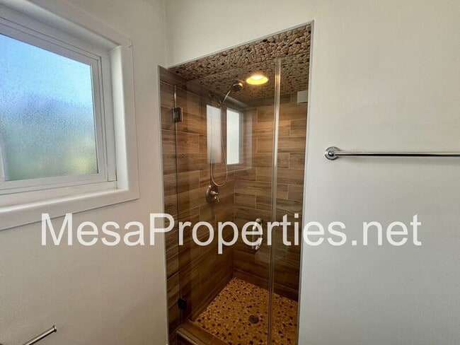 Building Photo - 1481 N Grove Ave