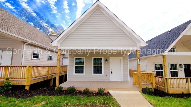 Building Photo - 108 Marion St