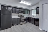 Building Photo - For Rent: 4-bedroom 2-bathroom single family home! Available NOW!