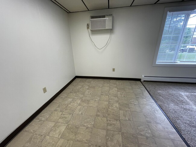 Building Photo - 3961 Brown Ave