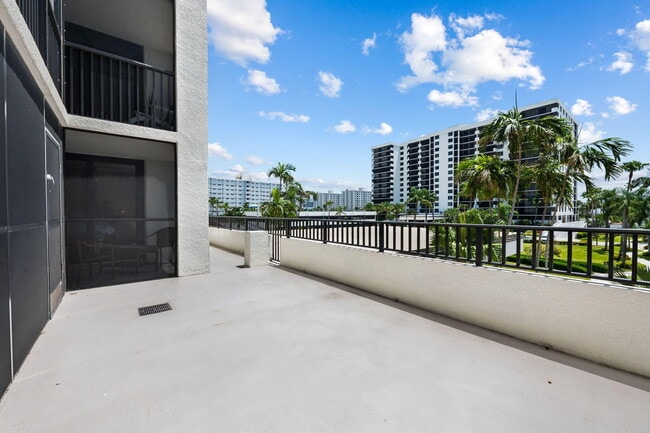 Building Photo - 3420 S Ocean Blvd