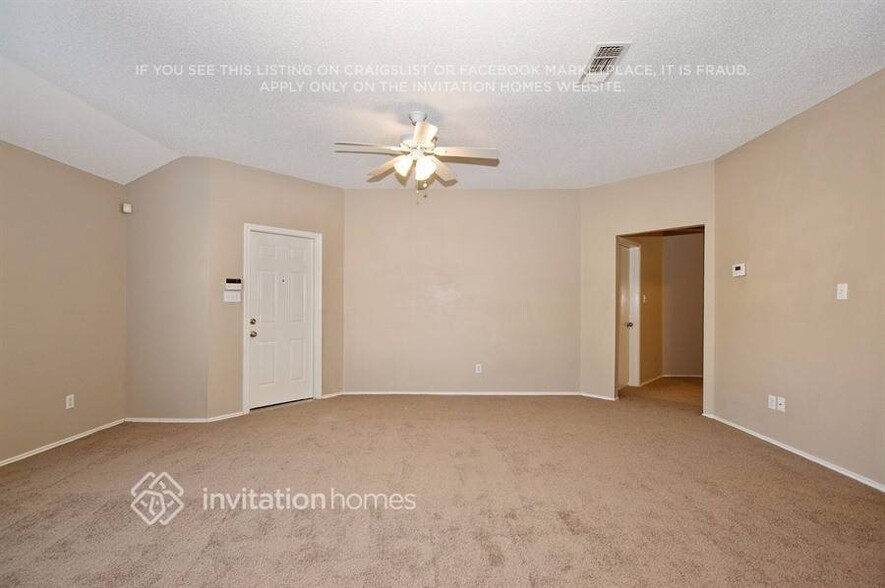 Building Photo - 733 Kristi Ln