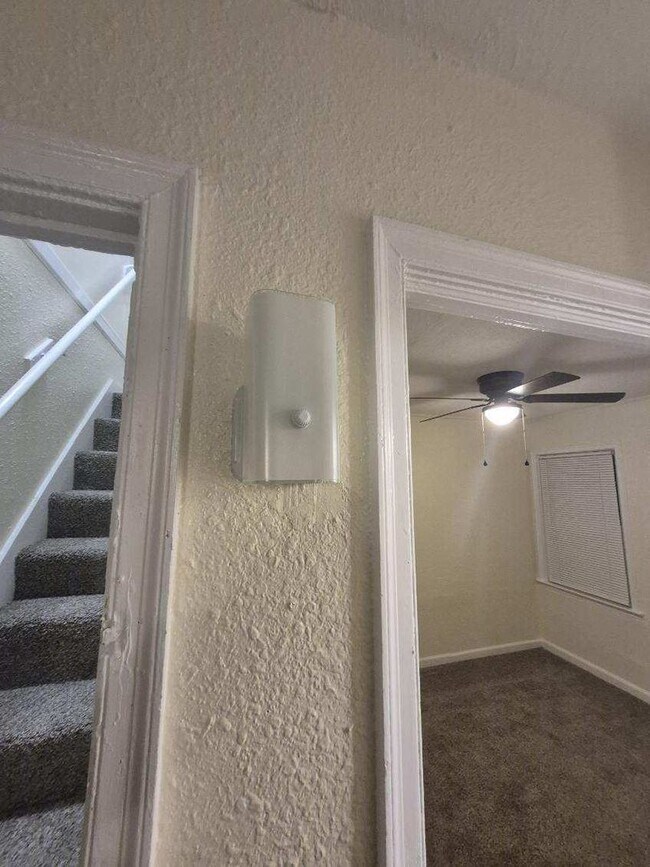 Building Photo - COZY CUTE & FRESHLY RENEWED 3 B.R. HOUSE!!