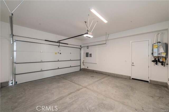 Building Photo - 300 Burwood
