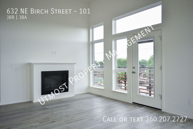 Building Photo - $500 Off First Month's Rent Downtown Camas...