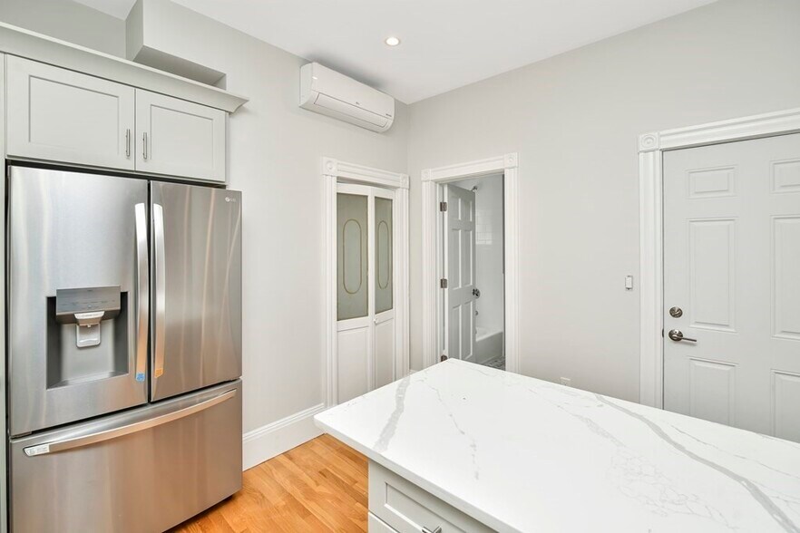 Building Photo - 20 Thornley St