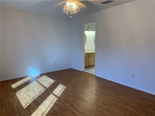 Building Photo - 15334 Barataria Dr