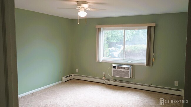 Building Photo - 117 Cricket Ln