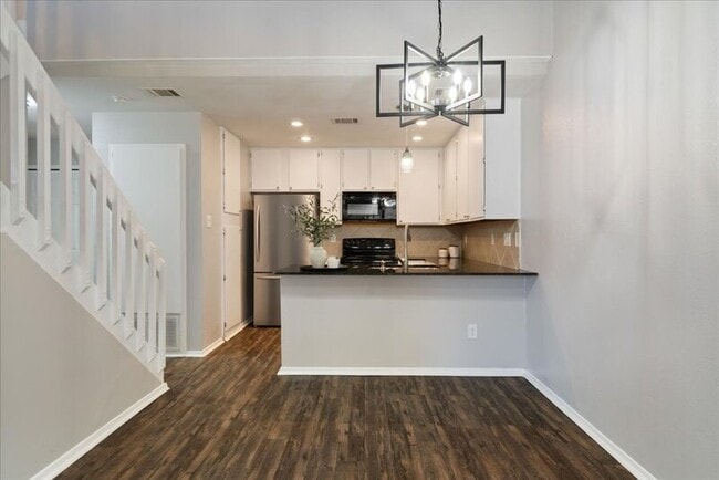 Building Photo - 1748 Ohlen Rd