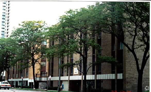 Building Photo - Sheridan Balmoral Apartments