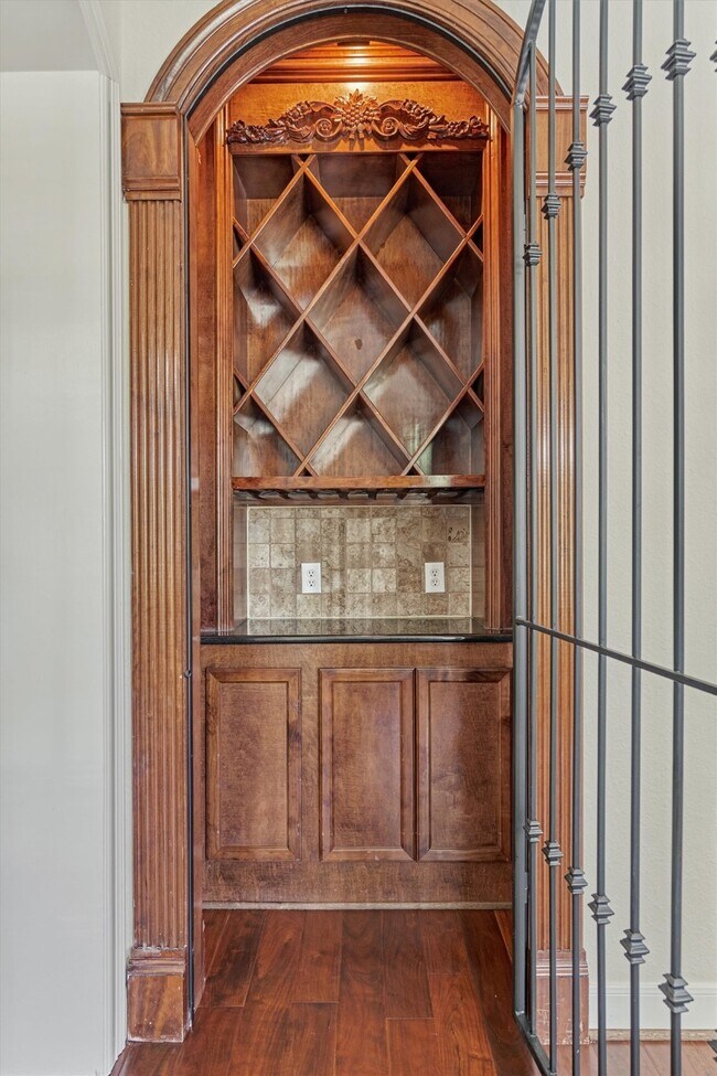 Building Photo - 23 Player Oaks Pl