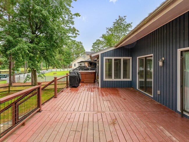 Building Photo - Waterfront Home in Carolina Lakes!