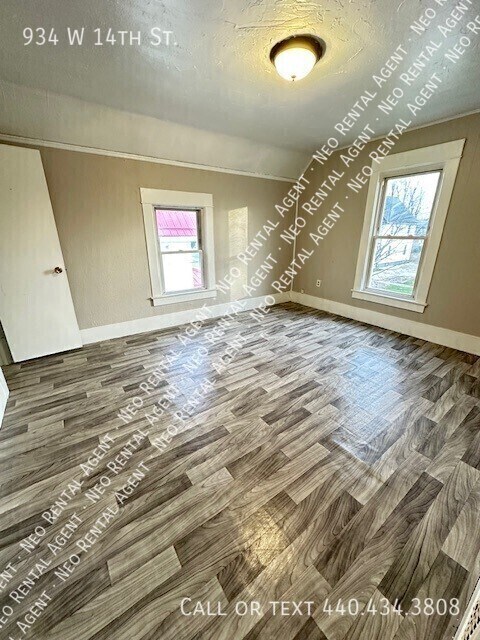 Building Photo - 934 W 14th St