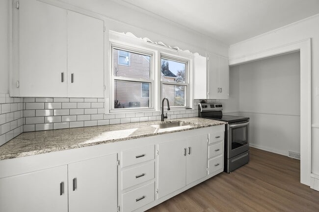 Building Photo - Beautiful 3bed/1bath