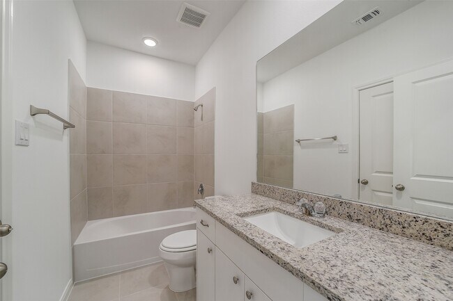 Building Photo - 11931 Pondwood Dr