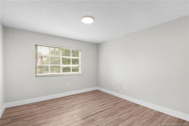 Building Photo - 3765 NW Mediterranean Ln