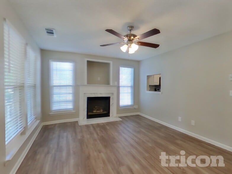 Building Photo - 5017 Gibbons Link Rd