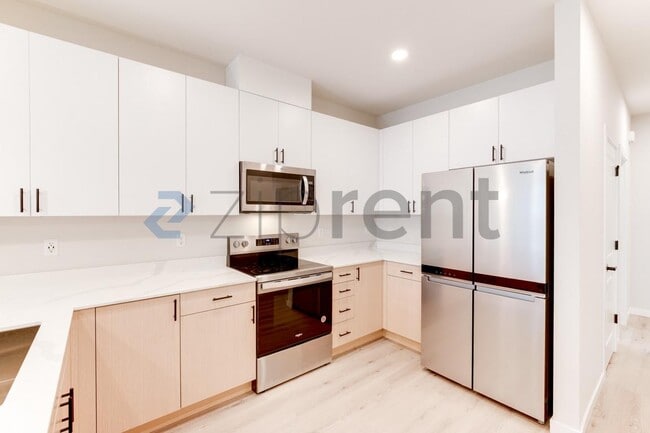 Building Photo - Unit A6