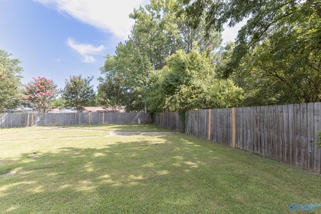 Building Photo - 1907 Waxleaf Green SE
