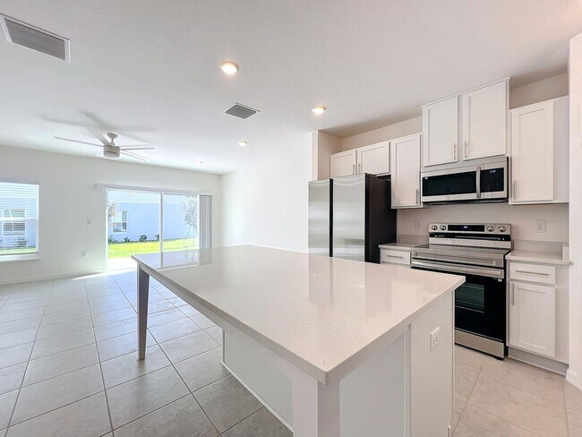 Building Photo - 3886 Academia Ave
