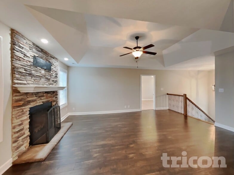 Building Photo - 685 Ellie Nat Dr