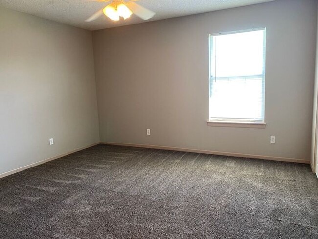 Building Photo - SOUTH GARDEN TOWNHOMES