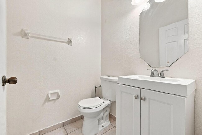 Building Photo - 406 W Santa Catalina Cir