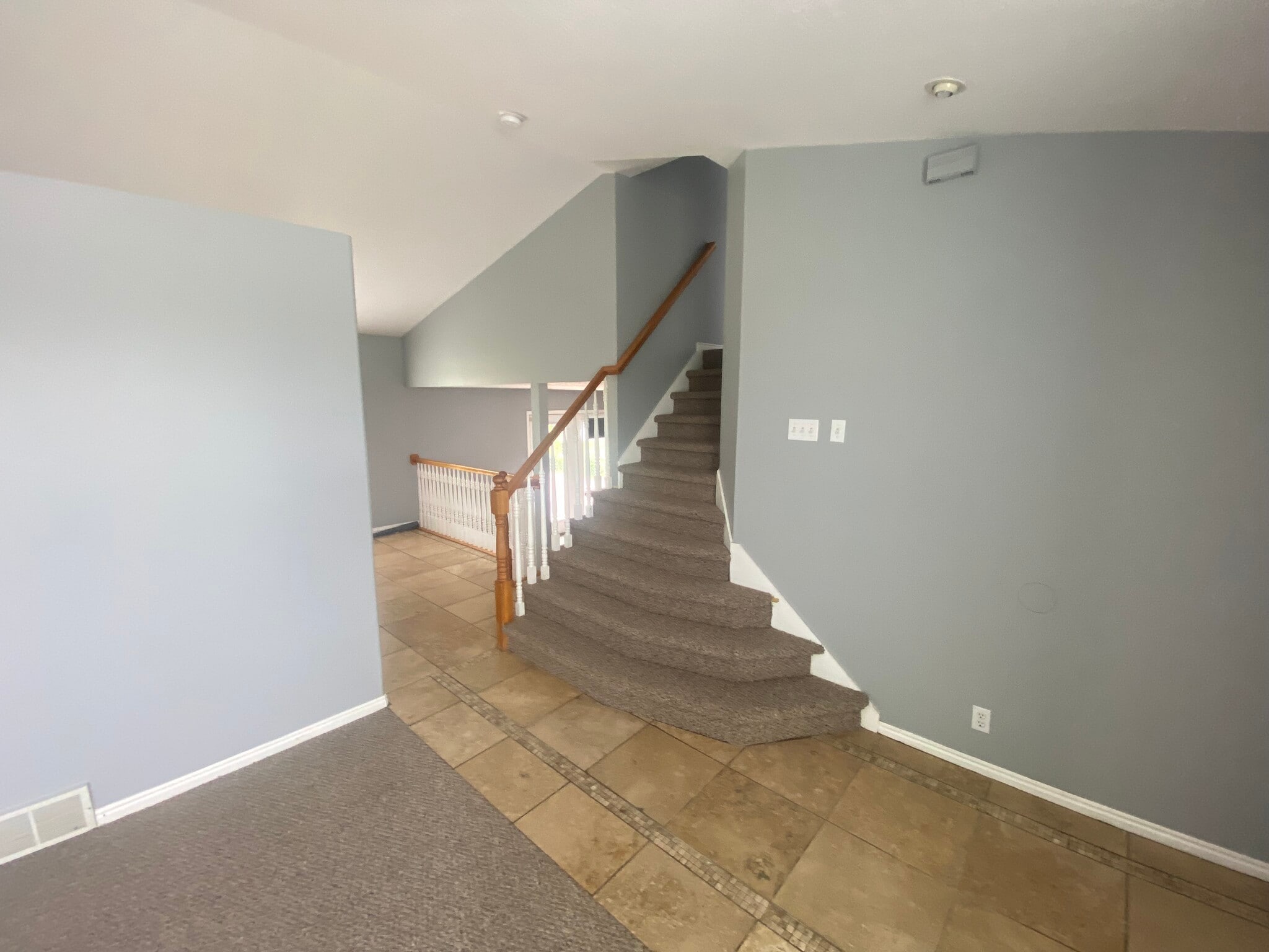 Building Photo - 987 E Blue Heron Way