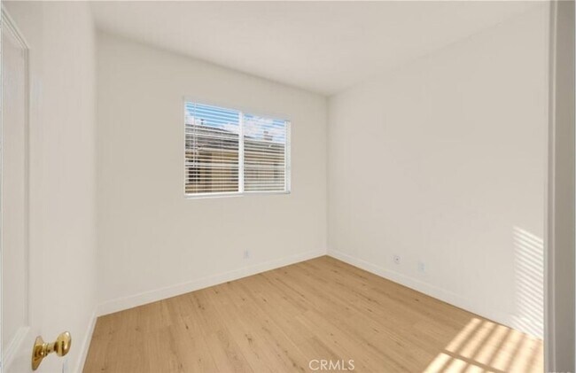 Building Photo - 123 S Orange Ave