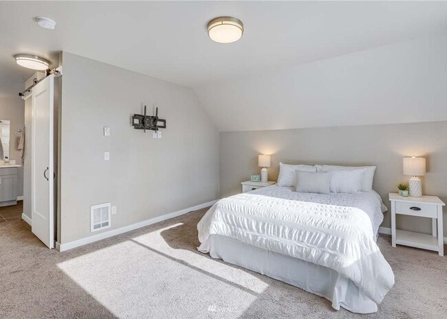 Building Photo - NOW AVAILABLE FOR RENT-4bd/2ba -8816 S Yakima Ave, Tacoma, WA 98444