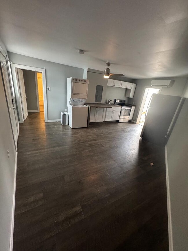 Building Photo - 308 Lockard Ave