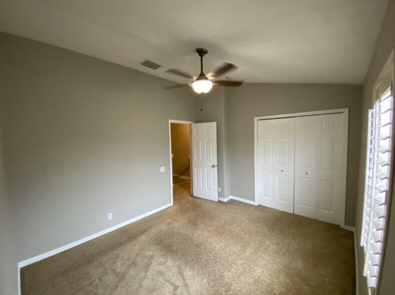 Building Photo - 5308 61st Ter N