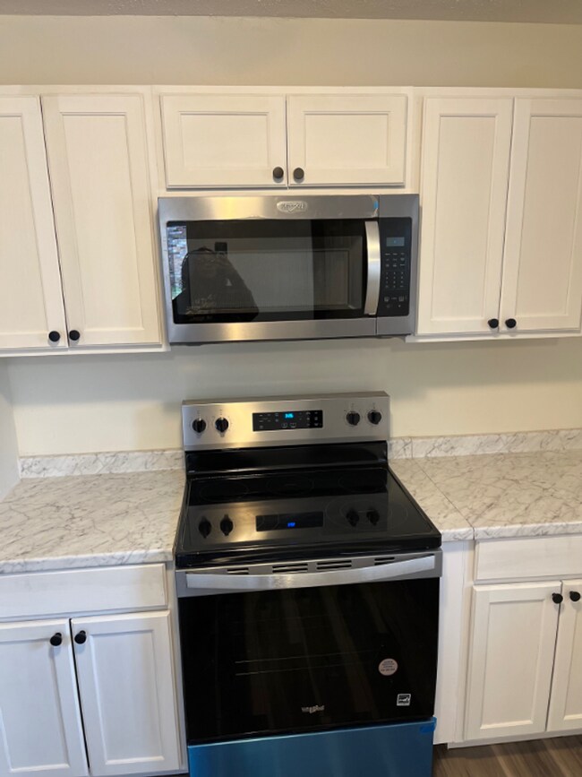 Building Photo - 3 Br Brick Ranch