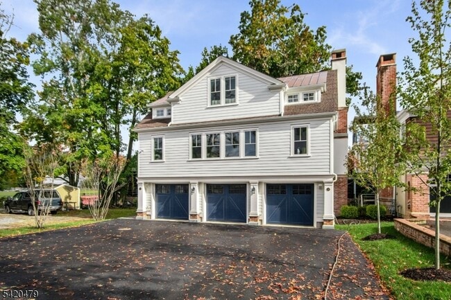 Building Photo - 113 Washington St