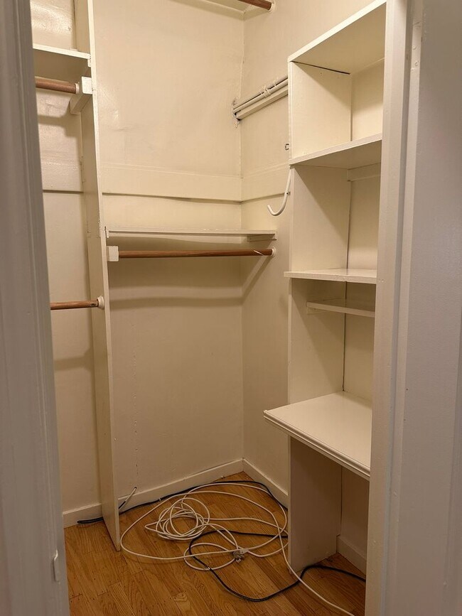 Building Photo - 465 Church St