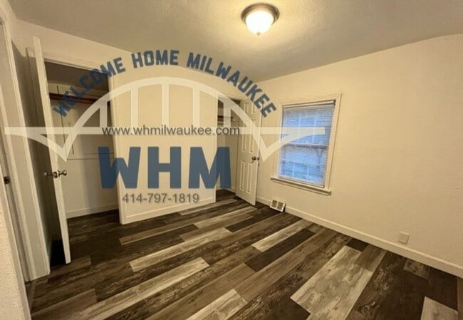 Building Photo - 4255 N Sercombe Rd