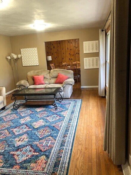 Building Photo - 131 N Hillsdale Dr