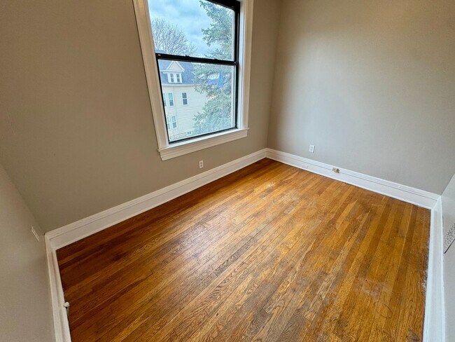 Building Photo - 111 S Ohio St