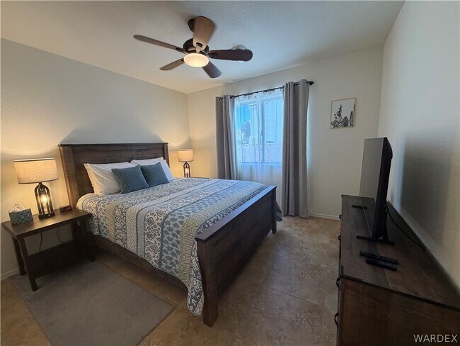 Building Photo - 2416 N Ridge Ave