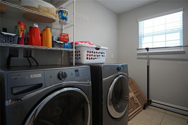 Building Photo - 1171 Oak Bluff Dr