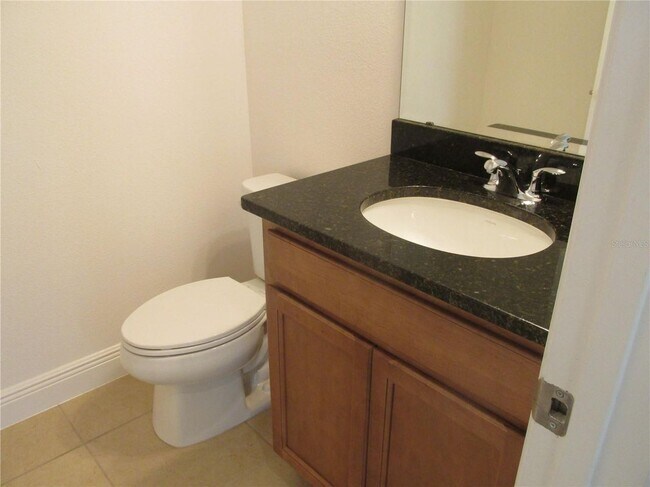 Building Photo - 4900 Golden Zenith Wy