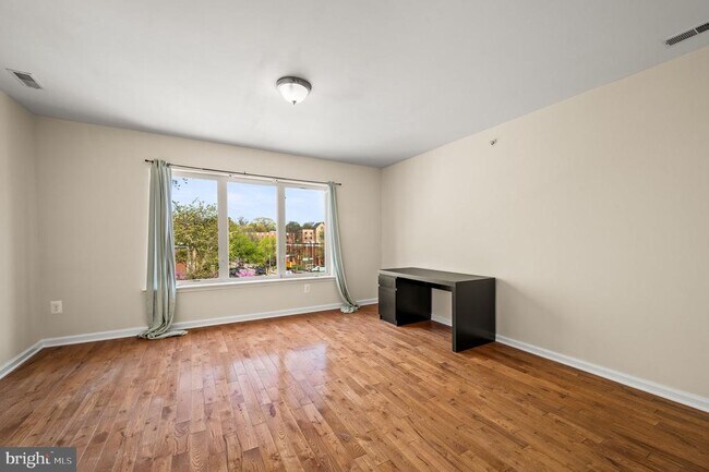 Building Photo - 1216 S 45th St