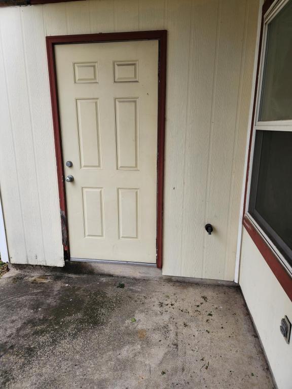 Primary Photo - 3324 Seine St