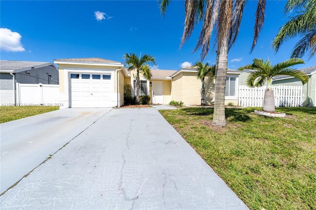 Primary Photo - Cloud Lake Circle, Boca Raton, FL 33496 - ...